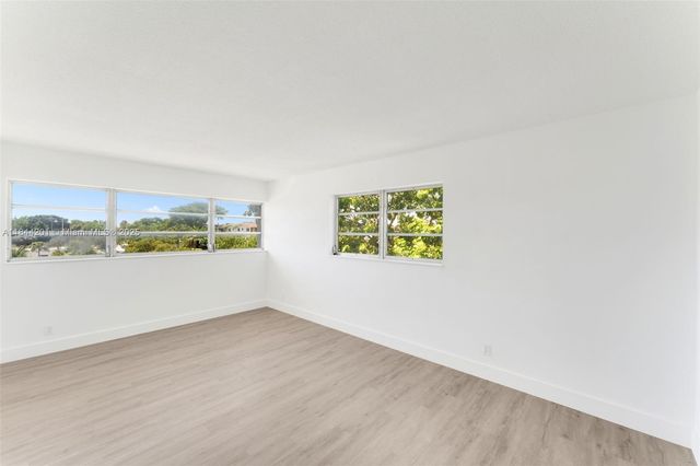 1400 NE 169th St 303, Miami, FL 33162