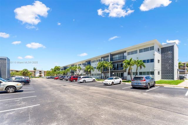 1400 NE 169th St 303, Miami, FL 33162