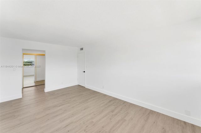 1400 NE 169th St 303, Miami, FL 33162