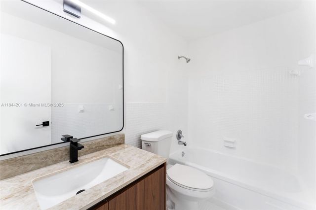 1400 NE 169th St 303, Miami, FL 33162