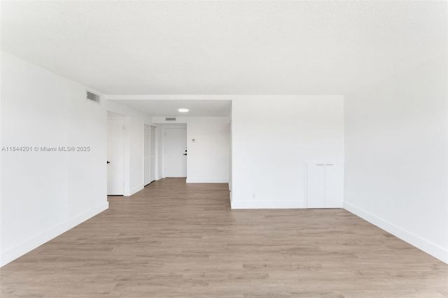1400 NE 169th St 303, Miami, FL 33162