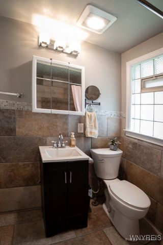 54 Covington Drive, West Seneca, NY 14220