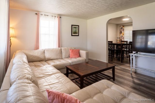 54 Covington Drive, West Seneca, NY 14220