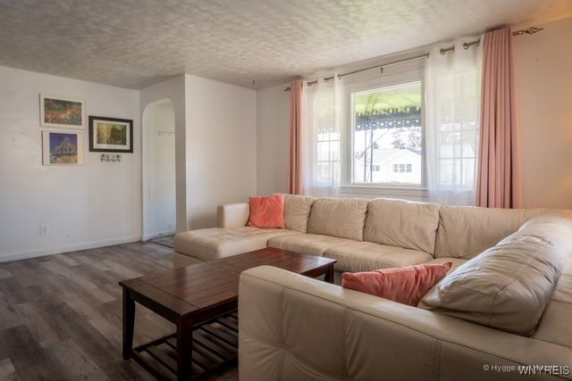 54 Covington Drive, West Seneca, NY 14220