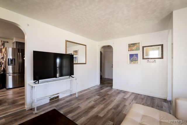 54 Covington Drive, West Seneca, NY 14220