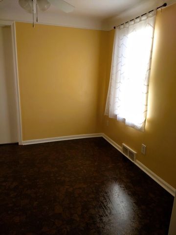 31948 Dover Street, Garden City, MI 48135