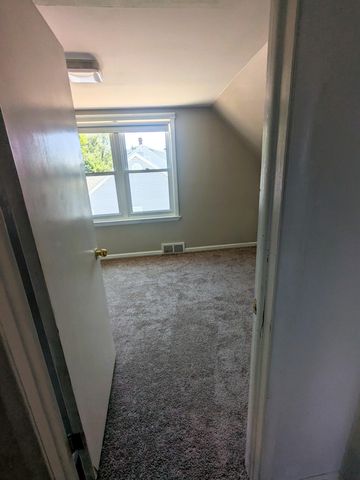 31948 Dover Street, Garden City, MI 48135