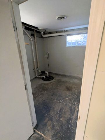 31948 Dover Street, Garden City, MI 48135