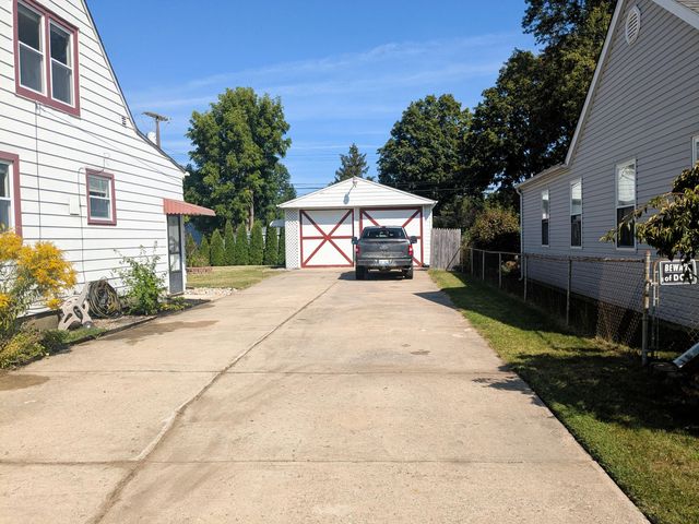 31948 Dover Street, Garden City, MI 48135