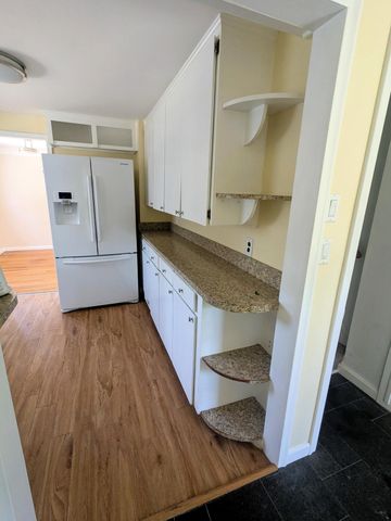 31948 Dover Street, Garden City, MI 48135