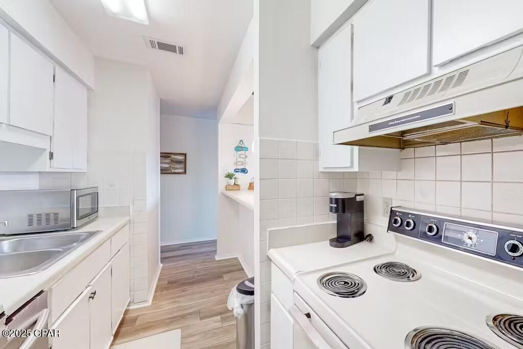 Image 12 of property listing at 17614 Front Beach Road 8D, Panama City Beach, FL 32413