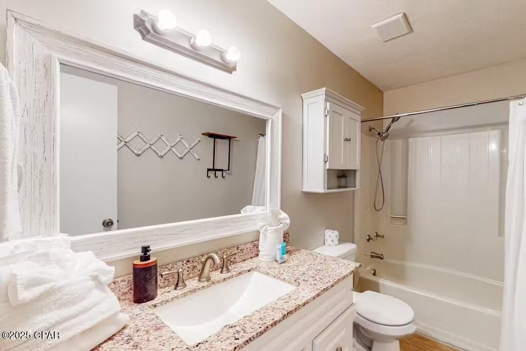 Image 18 of property listing at 17614 Front Beach Road 8D, Panama City Beach, FL 32413