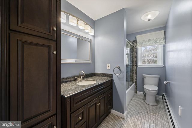 205 HICKORY LN, Douglassville, PA 19518