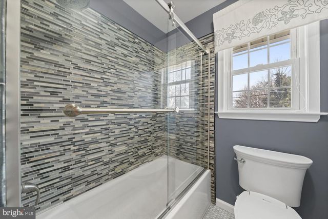 205 HICKORY LN, Douglassville, PA 19518