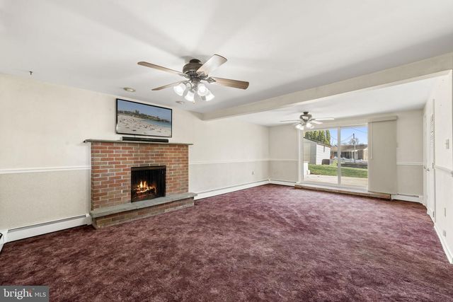 205 HICKORY LN, Douglassville, PA 19518