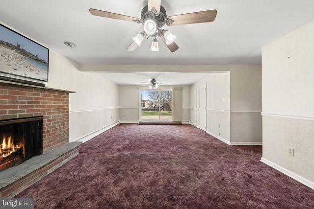 205 HICKORY LN, Douglassville, PA 19518