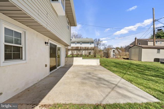 205 HICKORY LN, Douglassville, PA 19518