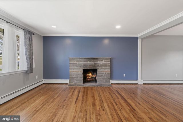 205 HICKORY LN, Douglassville, PA 19518