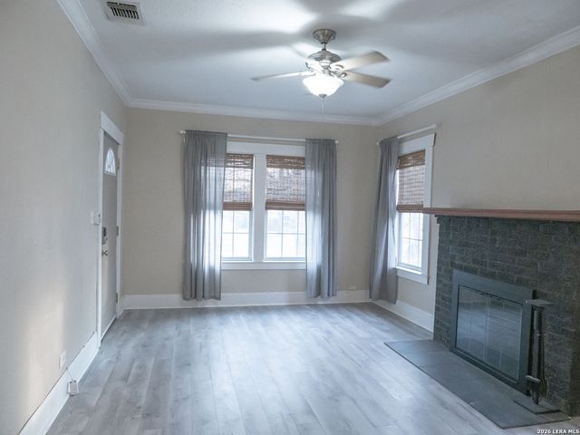 1725 W craig, San Antonio, TX 78201