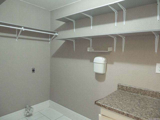 1725 W craig, San Antonio, TX 78201