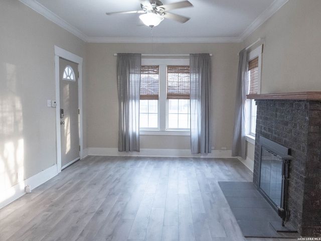 1725 W craig, San Antonio, TX 78201