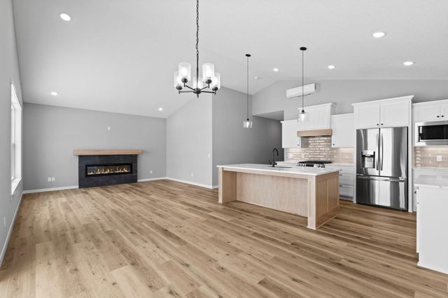 630 7th Avenue NE, Isanti, MN 55040