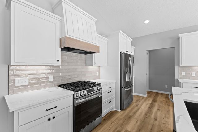 630 7th Avenue NE, Isanti, MN 55040