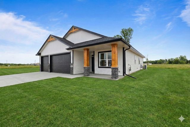 630 7th Avenue NE, Isanti, MN 55040