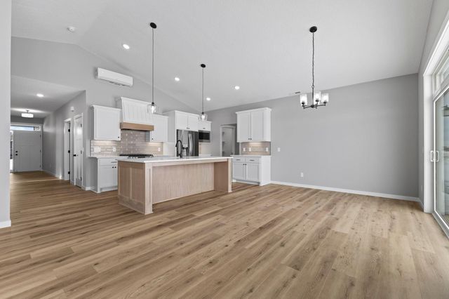 630 7th Avenue NE, Isanti, MN 55040