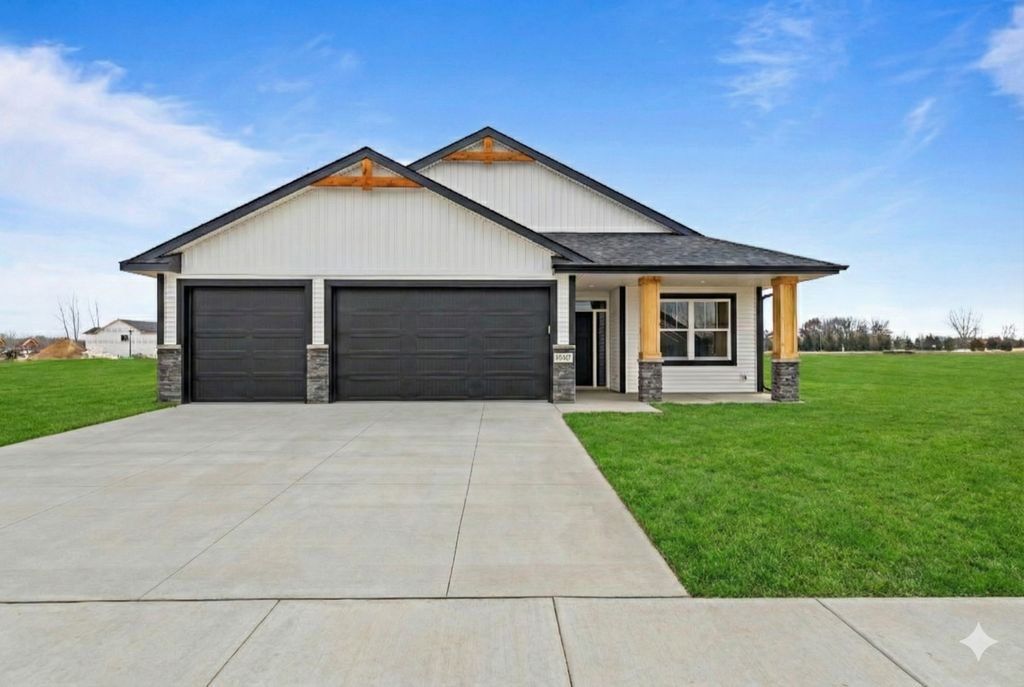 630 7th Avenue NE, Isanti, MN 55040