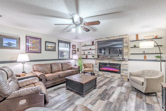 1519 E Horizon, Derby, KS 67037