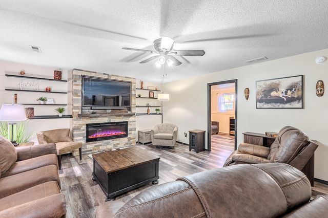 1519 E Horizon, Derby, KS 67037