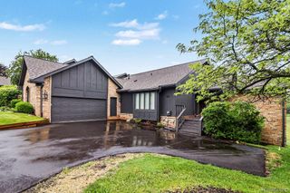 1930 Pine Ridge Court, Bloomfield Hills, MI 48302