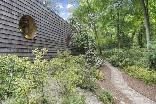 3820 Hiawatha Drive, Michiana Shores, IN 46360