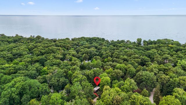 3820 Hiawatha Drive, Michiana Shores, IN 46360