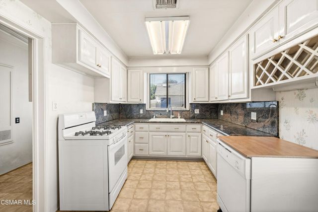 5525 Simpson Avenue, Valley Village, CA 91607