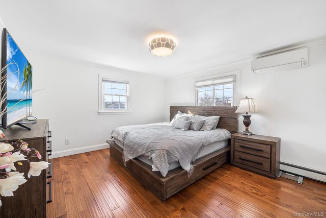 36 Brian Street, New Hyde Park, NY 11040