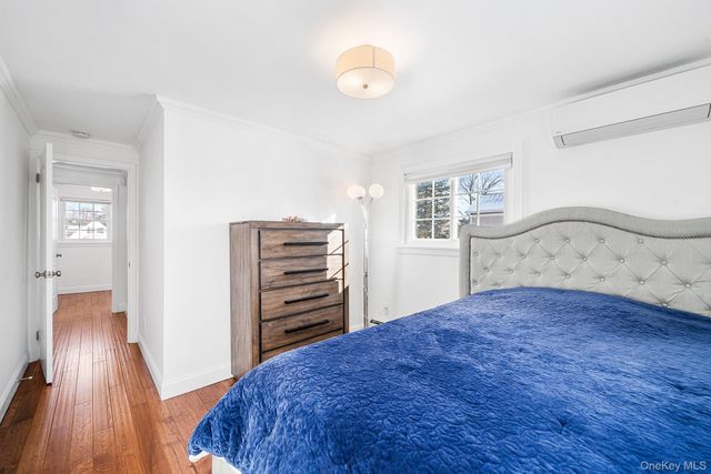 36 Brian Street, New Hyde Park, NY 11040