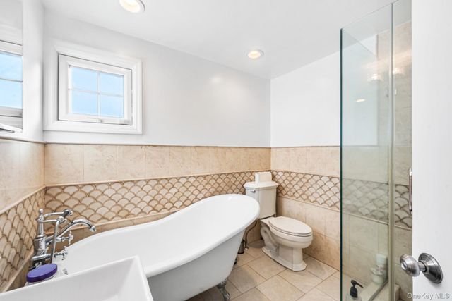 36 Brian Street, New Hyde Park, NY 11040