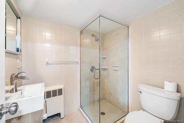 36 Brian Street, New Hyde Park, NY 11040