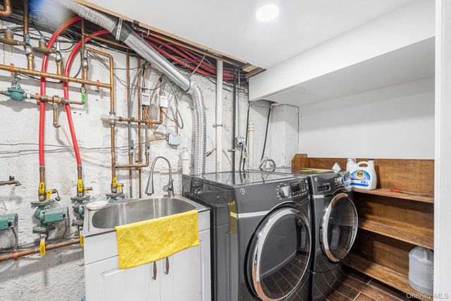 36 Brian Street, New Hyde Park, NY 11040