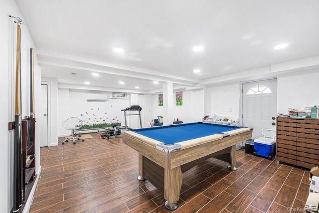 36 Brian Street, New Hyde Park, NY 11040