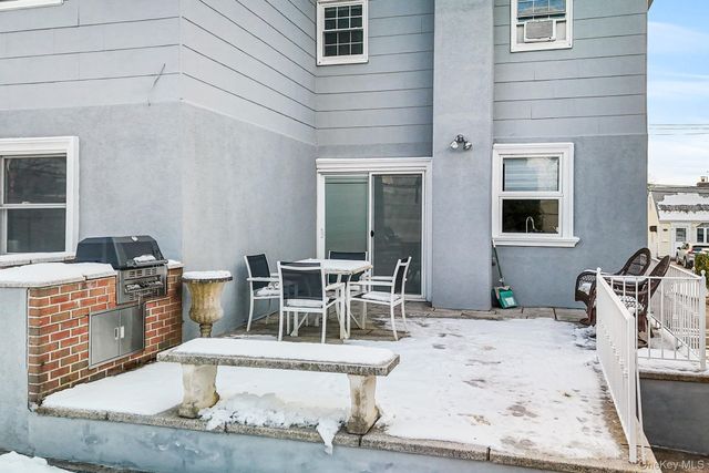 36 Brian Street, New Hyde Park, NY 11040