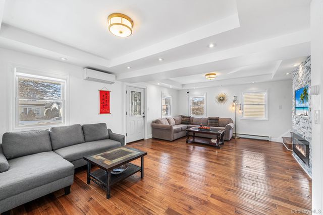 36 Brian Street, New Hyde Park, NY 11040