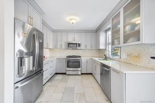 36 Brian Street, New Hyde Park, NY 11040