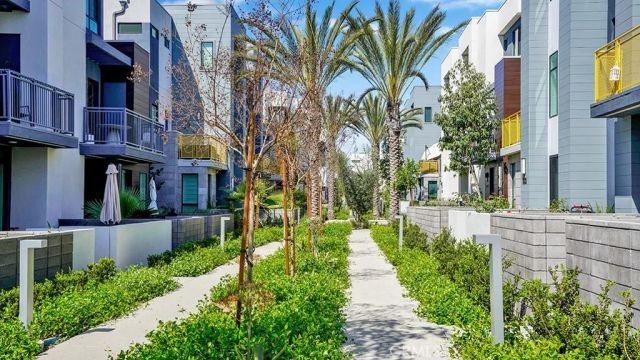 16372 Moonstone Circle, Tustin, CA 92782
