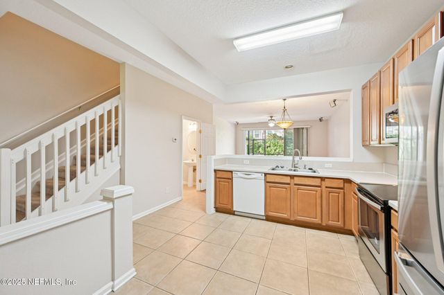 7508 SCARLET IBIS Lane, Jacksonville, FL 32256