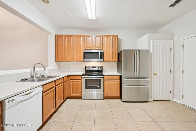 7508 SCARLET IBIS Lane, Jacksonville, FL 32256