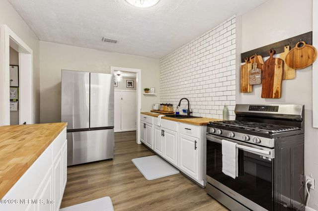 4816 RIVERDALE Road, Jacksonville, FL 32210