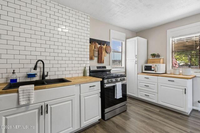 4816 RIVERDALE Road, Jacksonville, FL 32210